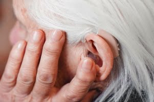 کاهش شنوایی در سالمند