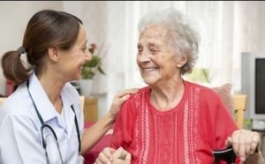 مراحل استخدام پرستار سالمند 