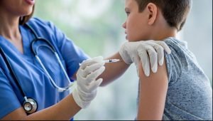 عوارض تزریق واکسن