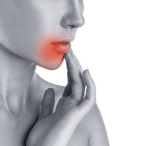 تاثیر شیمی درمانی و پرتودرمانی بر خشکی دهان