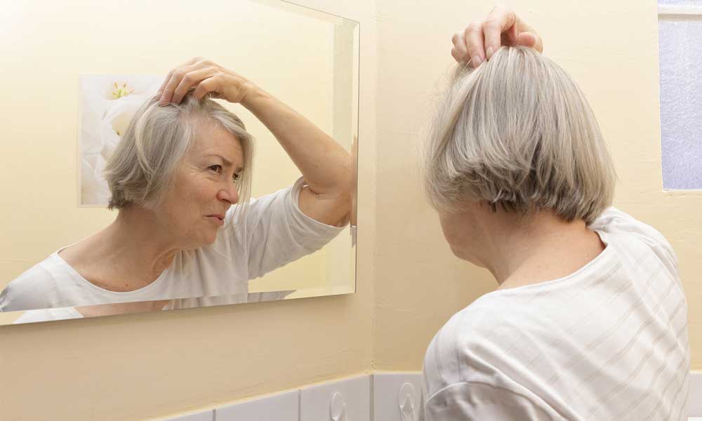 علت ریزش مو در سالمندان