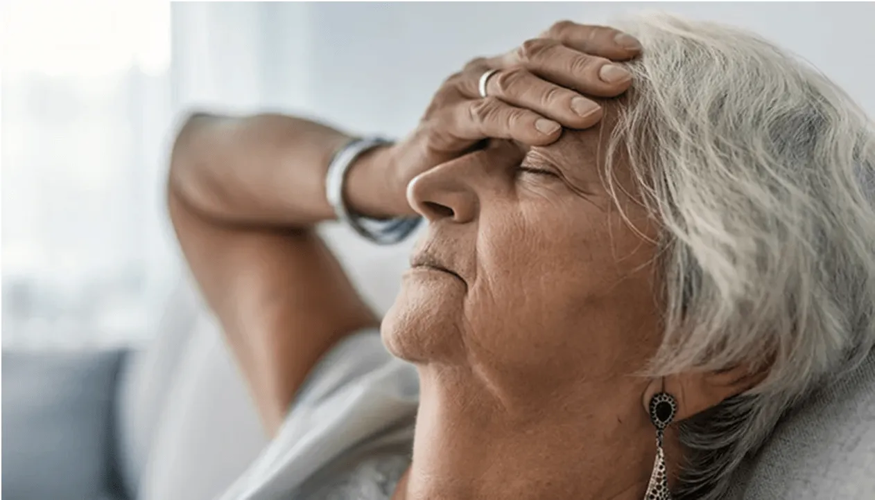 نشانه‌های سردردهای میگرنی در افراد مسن