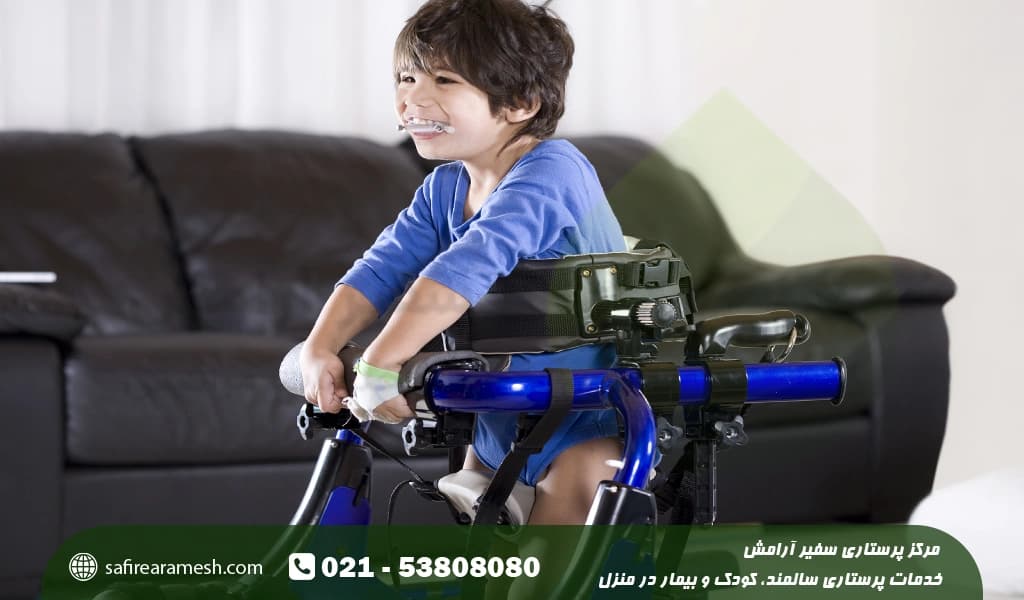 آموزش به کودکان معلول با نشان دادن