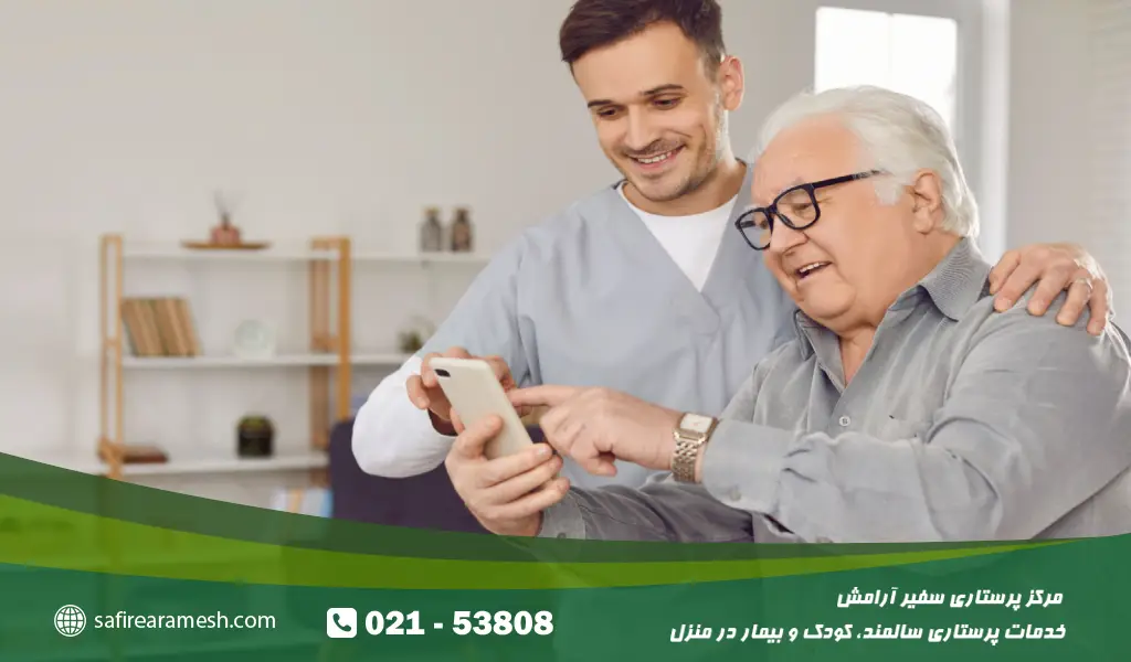 موبایل‌های طراحی شده برای سالمندان دارای دکمه‌های بزرگ و صفحه ساده هستند و قابلیت تماس اضطراری، یادآوری دارو و استفاده آسان را فراهم می‌کنند.