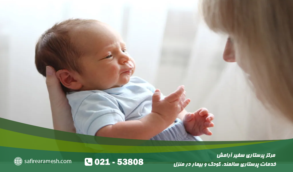 روش صحیح بغل گرفتن نوزاد